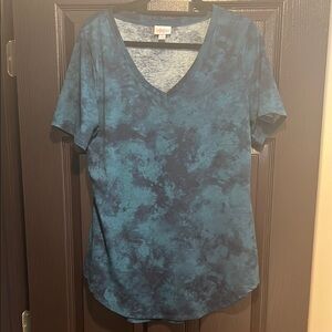 LuLaRoe Teal and Navy Blue Tie-Dye Short Sleeve V-Neck Tee